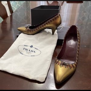 Prada Metal Fume Bronzo pumps